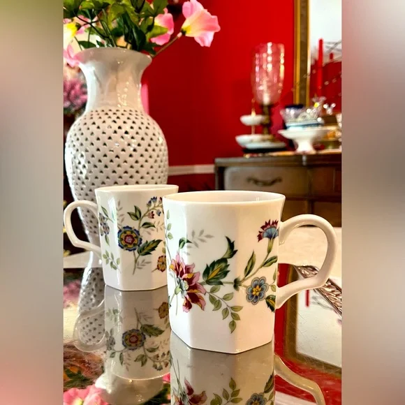 2 Andrea by Sadek Buckingham Coffee/Tea Mugs White Octagonal Floral Gold Japan - Picture 3 of 14